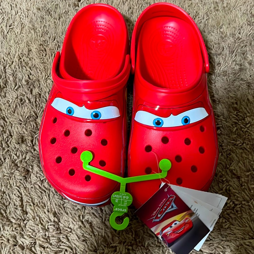 Rare Lightning McQueen Crocs light up when you walk!